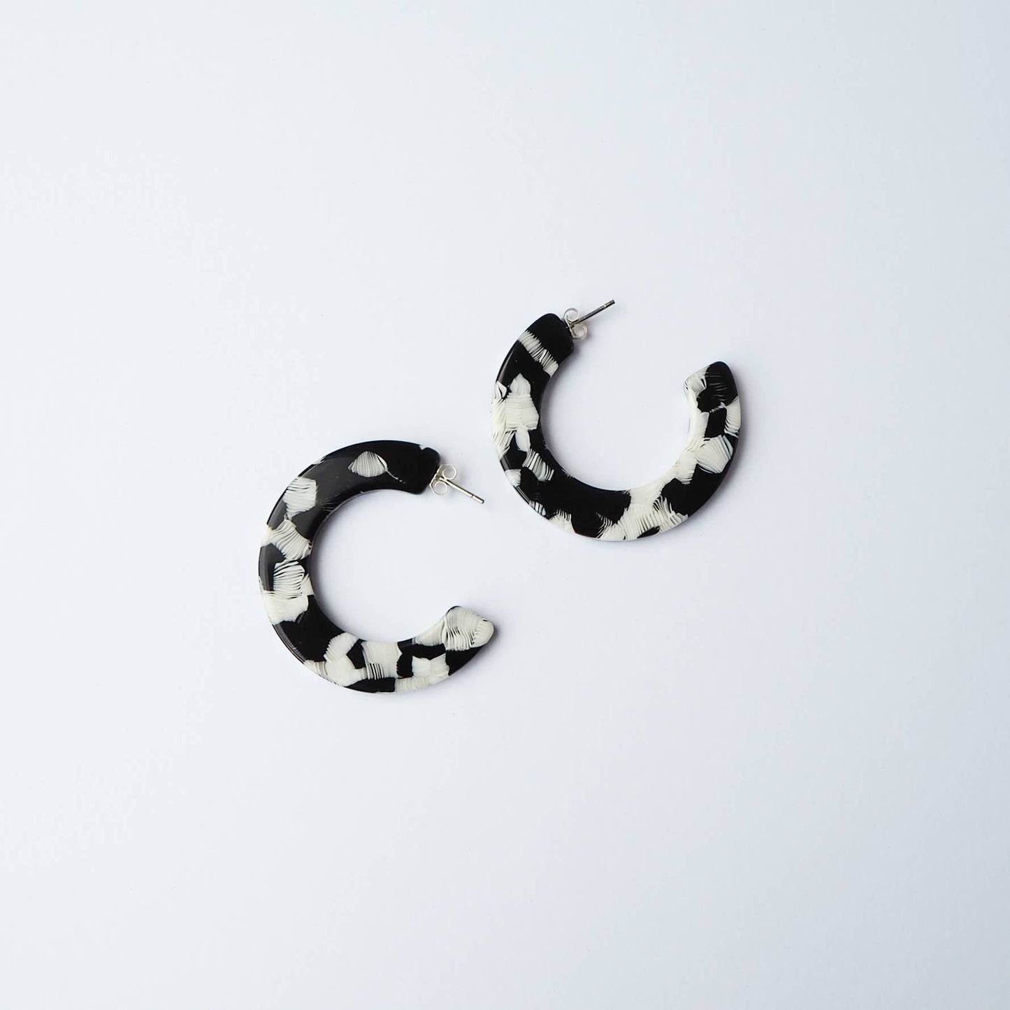 Custom Made - Pluma Midi Hoop Earrings