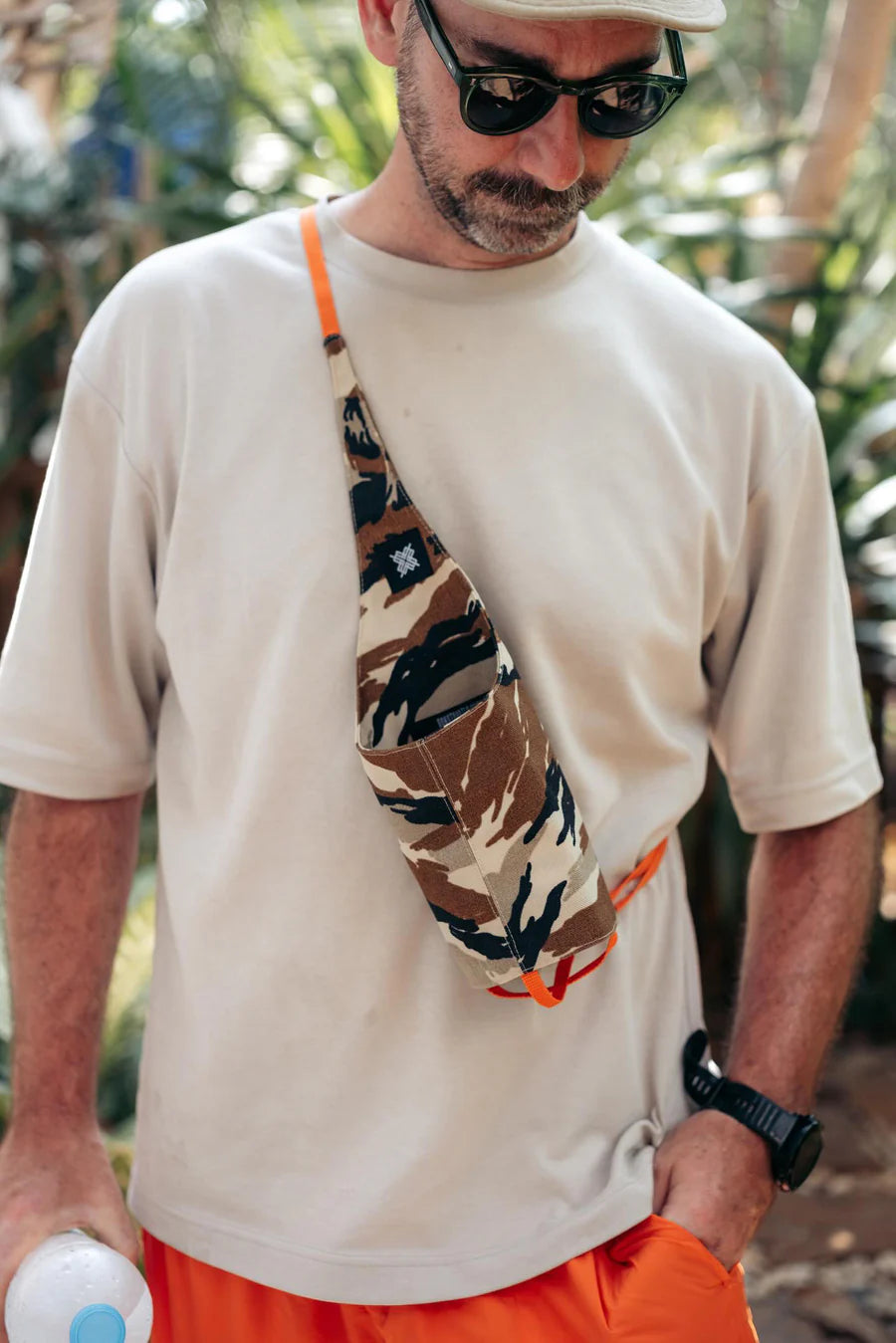 Marlon Bottle Sling Abu Dhabi Camo