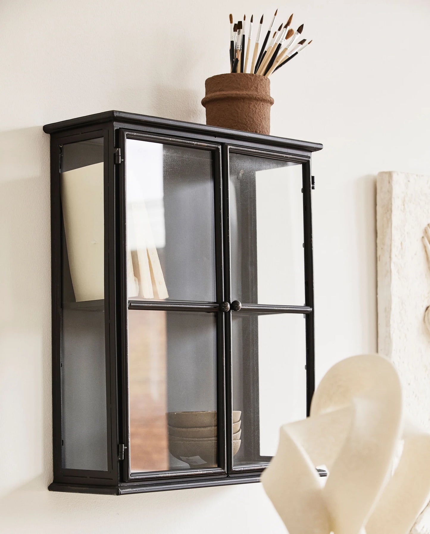 ROTE CEMENT POT, NO. 1, RUST