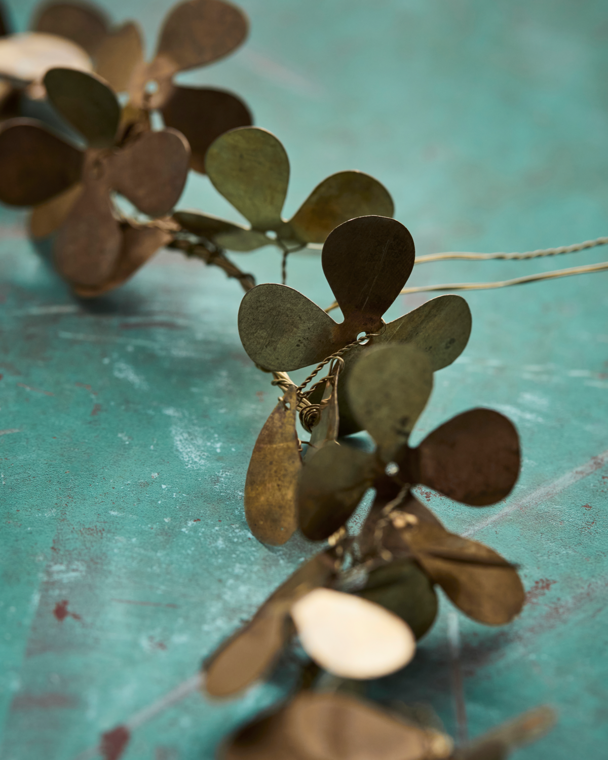 Wreath, Clover, Brass finish