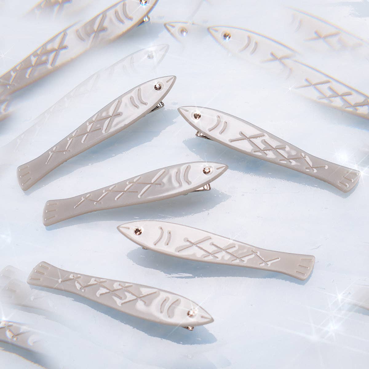WINONA IRENE - Sardine Fish Hair Clip Set in Silver Acetate with Rhinestone