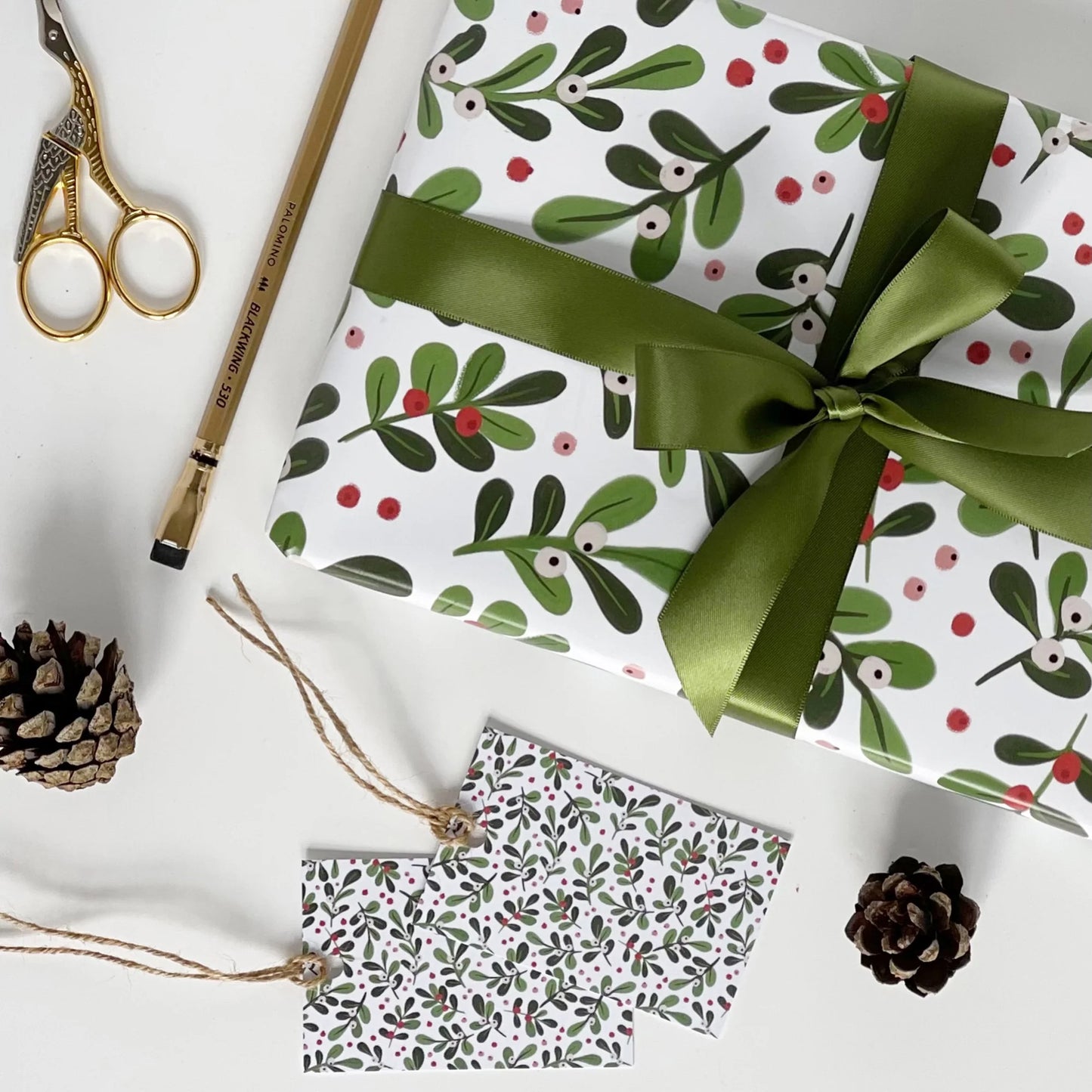 Christmas WHITE Mistletoe Gift Wrap