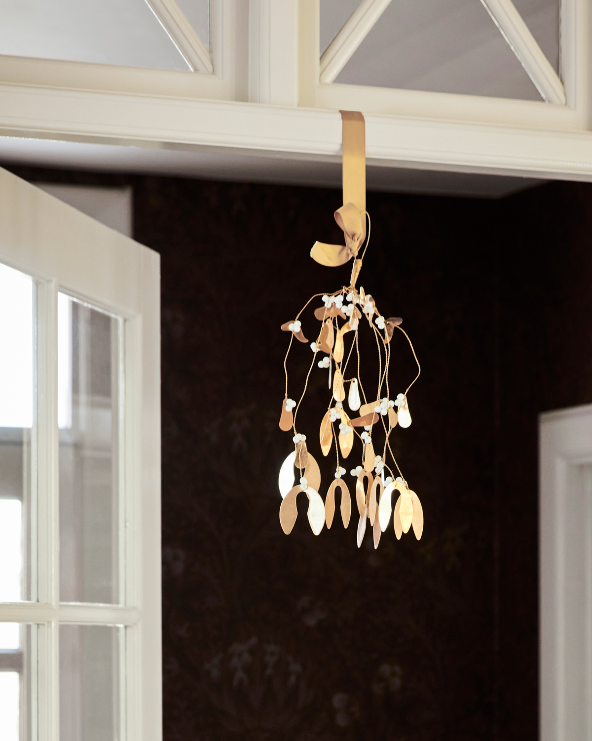 Christmas Ornament, Mistletoe, Brass finish