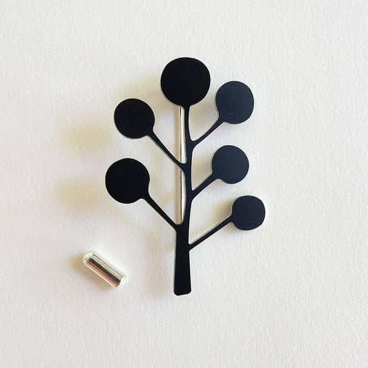 Tom Pigeon - Black Kelp Pin