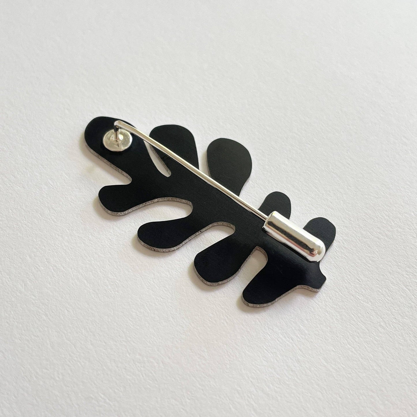Tom Pigeon - Black Brack Pin
