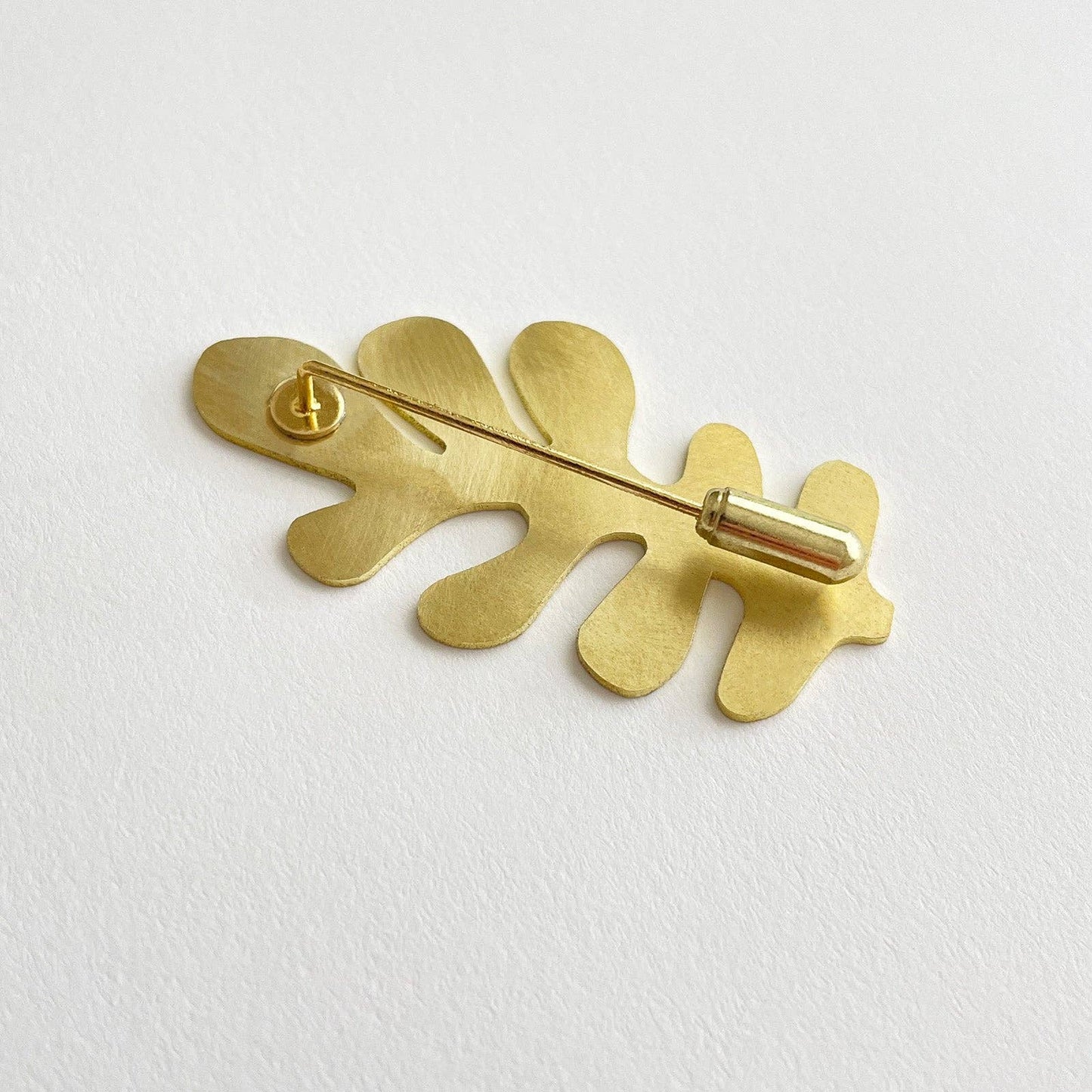 Tom Pigeon - Brass Brack Pin