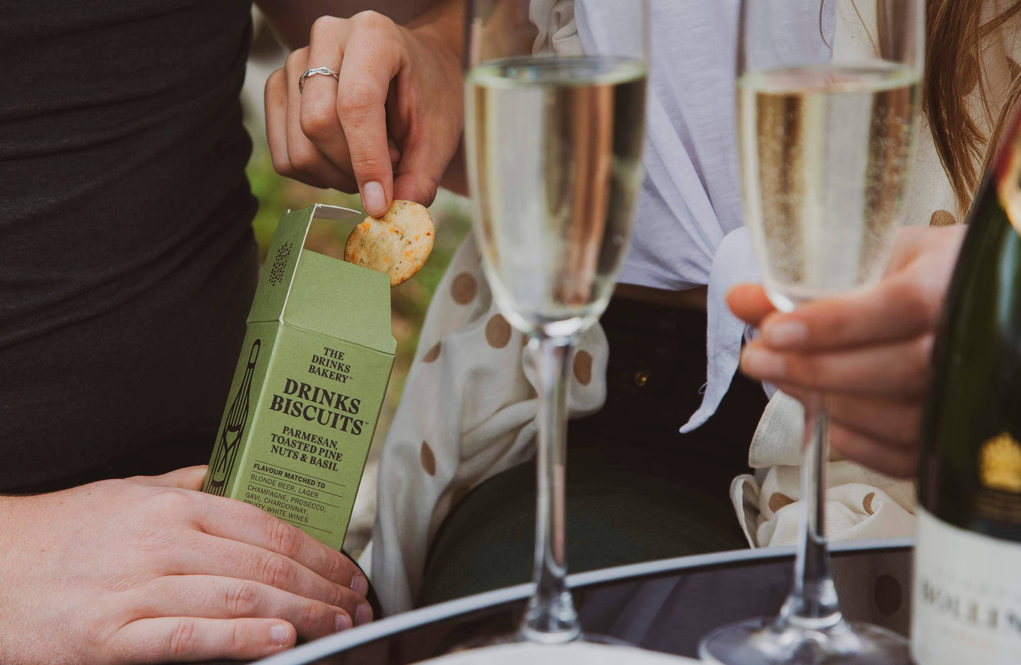 The Drinks Bakery - Drinks Biscuits - Parmesan Cheese & Sweet Basil 110g