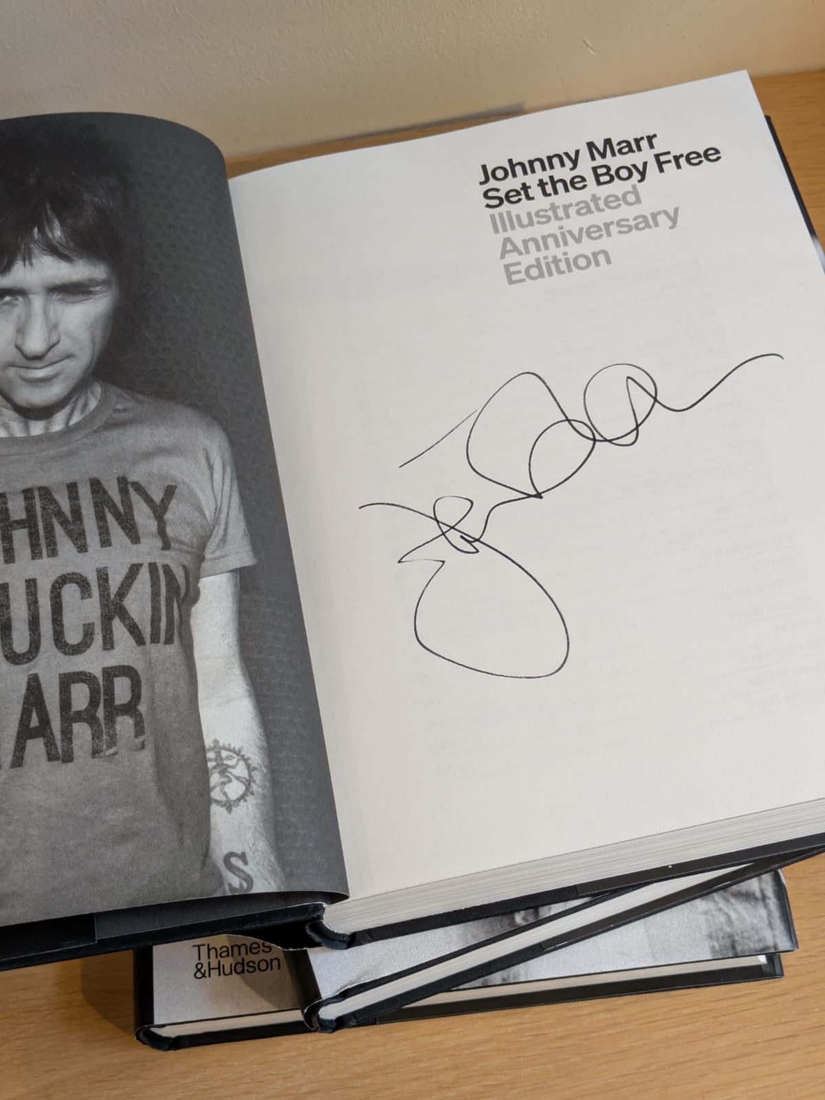 Johnny Marr: Set the Boy Free Illustrated Anniversary Edition: Signed Edition (Hardback)
Johnny Marr (author), Noel Gallagher (foreword)