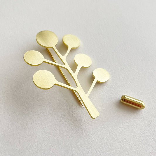 Tom Pigeon - Brass Kelp Pin