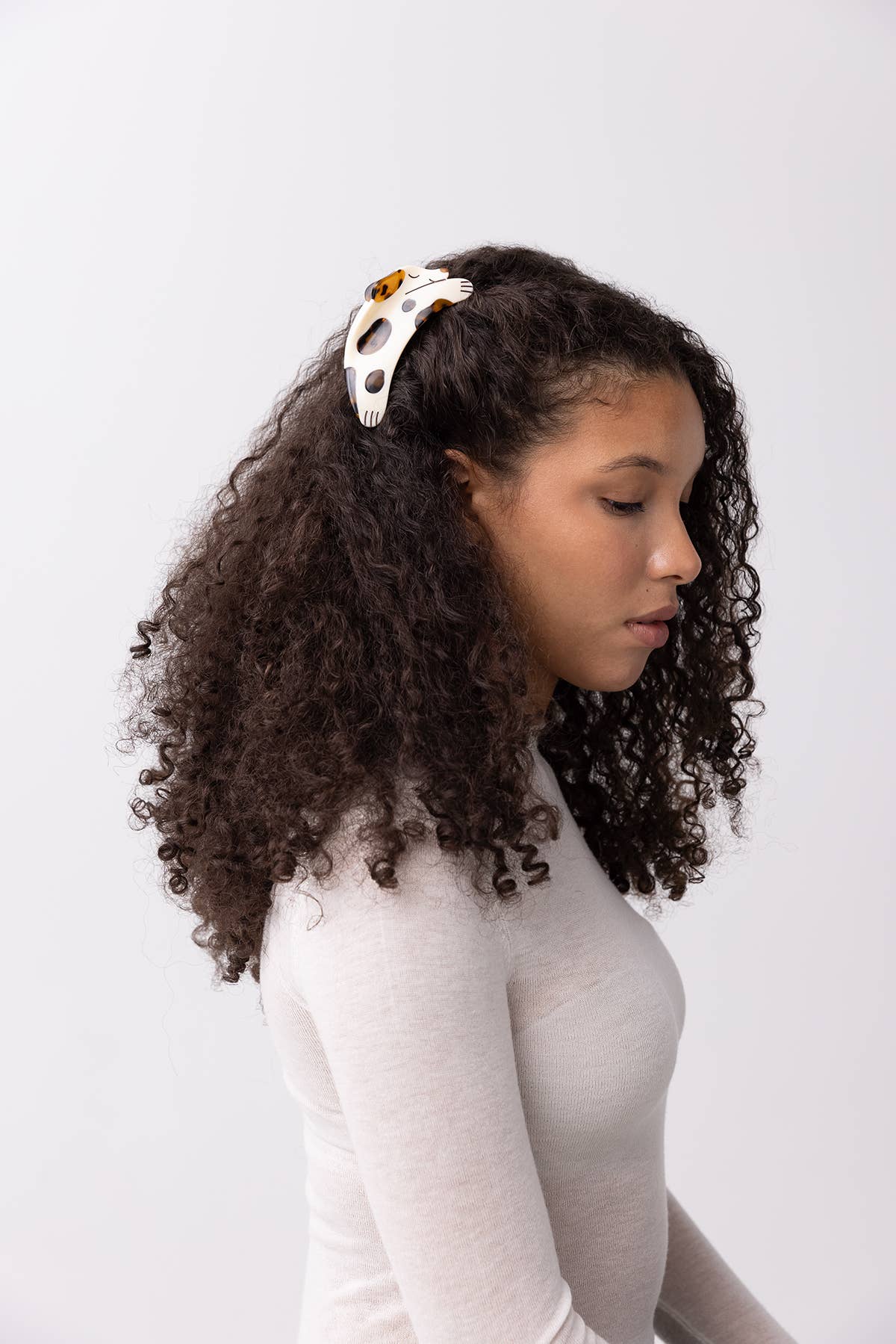 WINONA IRENE - Tortie Puppy Dog Hair Claw in Cream and Tortoise Acetate